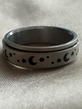 Stainless Steel Moon & Stars Spinner Ring - Silver